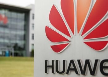 Good News for Huawei. It can now buy displays from Samsung and US allows chip sales too