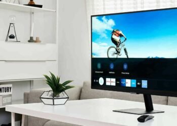 Samsung's new do-it-all lifestyle Smart Monitor