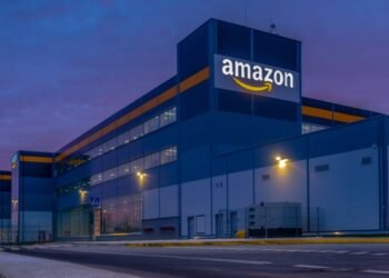 Amazon Announces its first device manufacturing plant in India
