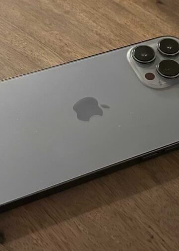 iPhone 15 pro no sim slot